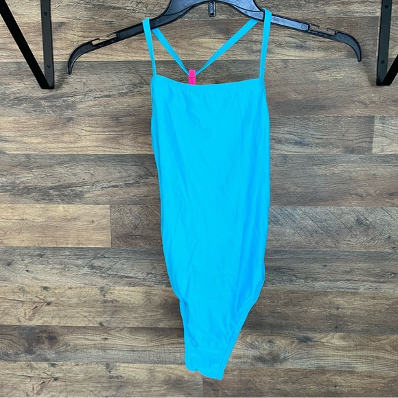 New Women’s Speedo Solid T Back One Piece Swimsuit - Picture 3 of 4